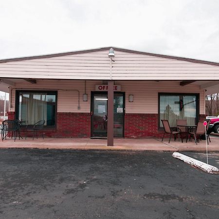 Oyo Hotel Dalton Pa I-81 Craig Exterior photo